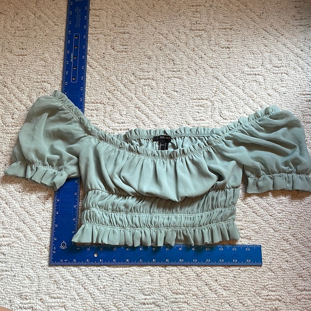 Cropped Blouse - Picture 2 of 2